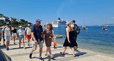Bodrum'a gelen 3 bin 607 turist, turizmcinin yüzünü güldürdü