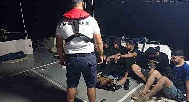 Bodrum'da 9 düzensiz göçmen kurtarıldı, 8'i yakalandı