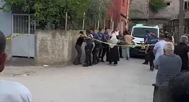 Boşanma aşamasındaki eşini yaraladı ardından kendi kafasına sıktı