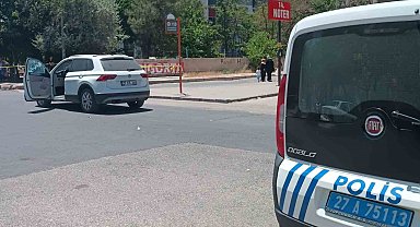 Boşanma aşamasındaki karısının ve kayınpederinin bulunduğu araca kurşun yağdırdı: 2 ölü