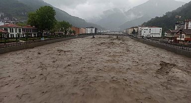 Bozkurt'ta şiddetli yağışlar sebebiyle okullar tatil edildi