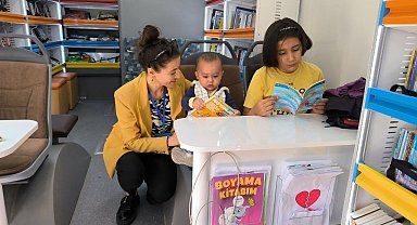 Bu kütüphane çocukların ayağına gidiyor