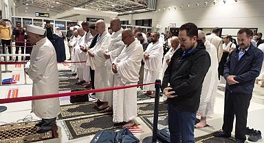 Bulanık'ta hacı adayları kutsal topraklara yolculukları başladı