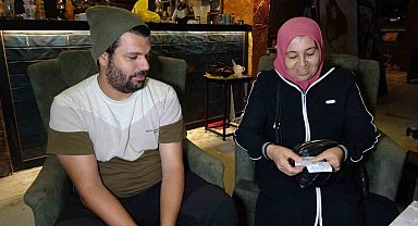 Bulduğu 640 bin TL'lik çeki sahibine ulaştırmak için dedektif gibi iz sürdü, "İnsanlık ölmemiş" dedirtti