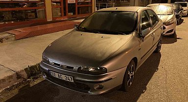 Burdur'da bir şahıs park halindeki 6 otomobilin aynasını kırıp kaçtı