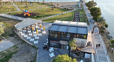 Burhaniye'de Özgürlük Kafe hizmete girdi