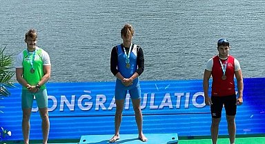 Bursa Büyükşehir Belediyespor Kulübü kanocuları Slovakya'dan 4 madalyayla döndü