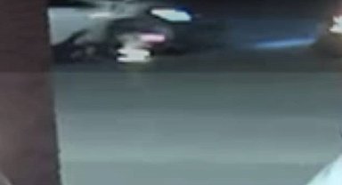 Bursa'da otomobil ile motosikletin kazası kamerada