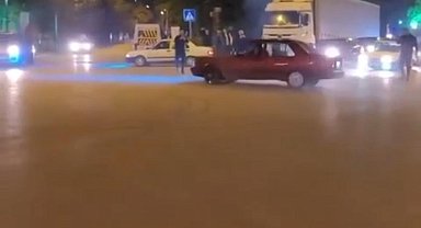 Bursa'daki trafik magandası kamerada... Kimseye aldırış etmeden drift attı