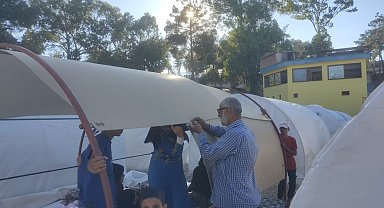 Çadır kentte rüzgar zor anlar yaşattı