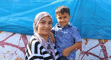 Çadırdaki doğum günü anneyi hüzünlendirdi