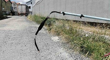 Çalınan telefon ve internet kabloları esnafı iletişimsiz bıraktı