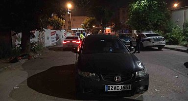 Çalıntı araba ile gezerken polisin dikkati ile yakalandı