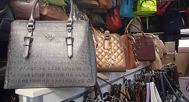 Çanta tamircilerinin yoğun 'bayram' mesaisi