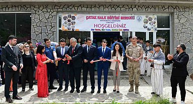 Çatak'ta 'Hayat Boyu Öğrenme Haftası' sergisi