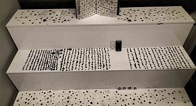 Çelik kasadan yüzlerce tarihi eser çıktı