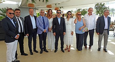 Çeşmeli turizmciler "yaza merhaba" dedi