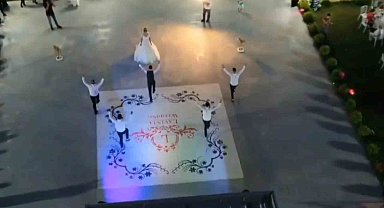 Çiftler artık düğünlerinde geleneksel dansı tercih ediyor