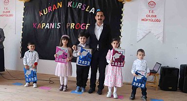 Çıldır Kuran Kursu öğrencilerinin karne sevinci