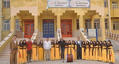 Cizre Halk Oyunu Ekibi, kültürlerini gelecek nesillere taşımaya çalışıyor