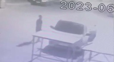 Cizre'de park halindeki araçlara çirkin saldırı