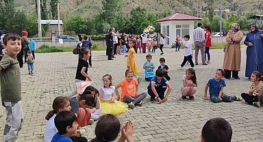 Çocuklar eski oyunlarla eğlendi