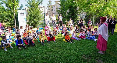 Çocuklar şair Elem Erk ile buluştu