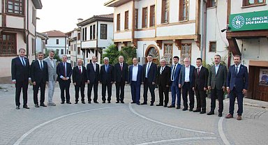 Cumhurbaşkanı Başdanışmanı Prof. Dr. Sadettin Hülagü'den Osmaneli'ni ziyaret etti