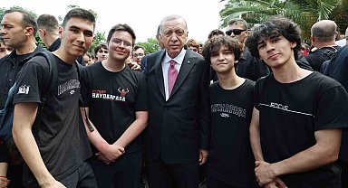 Cumhurbaşkanı Erdoğan, Haydarpaşa Lisesi'nde karne törenine katıldı