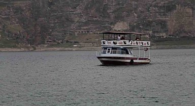 Defalarca terör saldırısına maruz kalan GAP'ın vizyon projesi barajda 10,5 milyar metreküp su depolandı