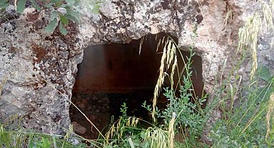 Definecilerin talan ettiği kaya mezarları turizme kazandırılmayı bekliyor