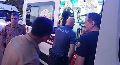 Denize giren genç kız boğulma tehlikesi geçirdi