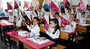 Denizli'de 188 bin öğrenci yarın karne alacak