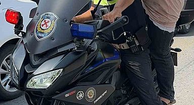 Deprem bölgesi Hatay'da yanlış gelen ve geç kalan öğrencileri sınava polis yetiştirdi