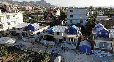 Deprem korkusu öyle bir şey yaptırdı ki, gören bir daha bakıyor