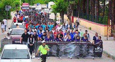 Depremde hayatını kaybeden sporcular ve vatandaşlar için saygı yürüyüşü yapıldı
