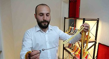 Depremde ilk işi milyonluk tesbihlerini kurtarmak oldu