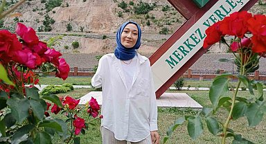 Depremde kolunu kaybeden Emine Kuş Sivil Savunma ve İfaiyecilik Bölümü'nden mezun oldu