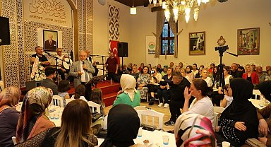 Depremzedeler için düzenlenen 'Cemal Safi Şiir Yarışması'nda 3 bin şiir yarıştı