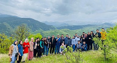 Depremzedelerin anısına ağaç diktiler