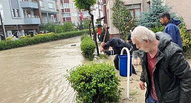 Dere taştı, turizm kenti Amasra sular altında kaldı