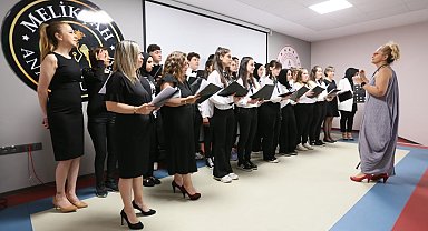 Derinceli öğrencilerden sanat şöleni