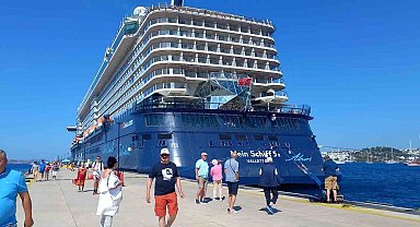 Dev gemi ile 2 bin 539 yolcu geldi