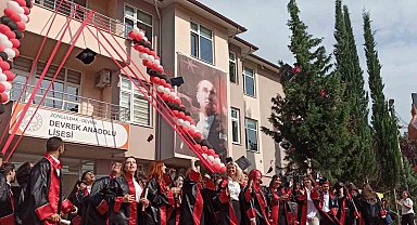 Devrek Anadolu lisesinden mezuniyet töreni