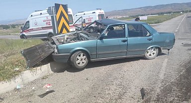 Dikkatsizlik kazaya neden oldu 3 yaralı