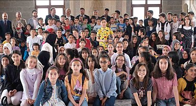 Diyanet Gençlik Merkezi'nin coşkulu yılsonu etkinliği