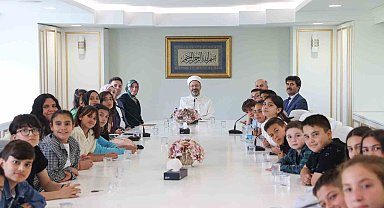 Diyanet İşleri Başkanı Erbaş, öğrencilerle bir araya geldi