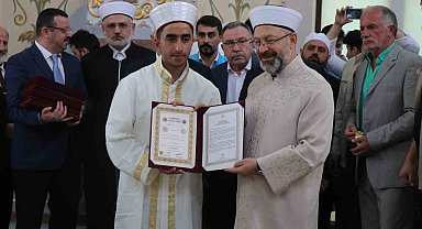 Diyanet İşleri Başkanı Erbaş, Sakarya'da 71 hafıza icazet verdi