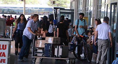 Diyarbakır Otogarı'nda bayram öncesi geliş hareketliliği