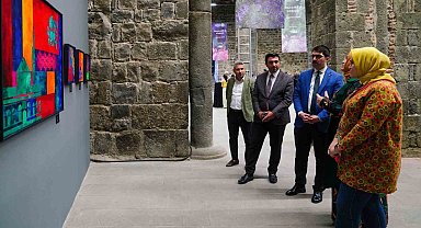 Diyarbakır'da iki sergi sanatseverlerle buluştu